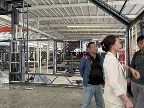 銀川設(shè)計(jì)裝修公司|銀川移動(dòng)式宴會(huì)車(chē)設(shè)計(jì)裝修項(xiàng)目現(xiàn)場(chǎng)溝通